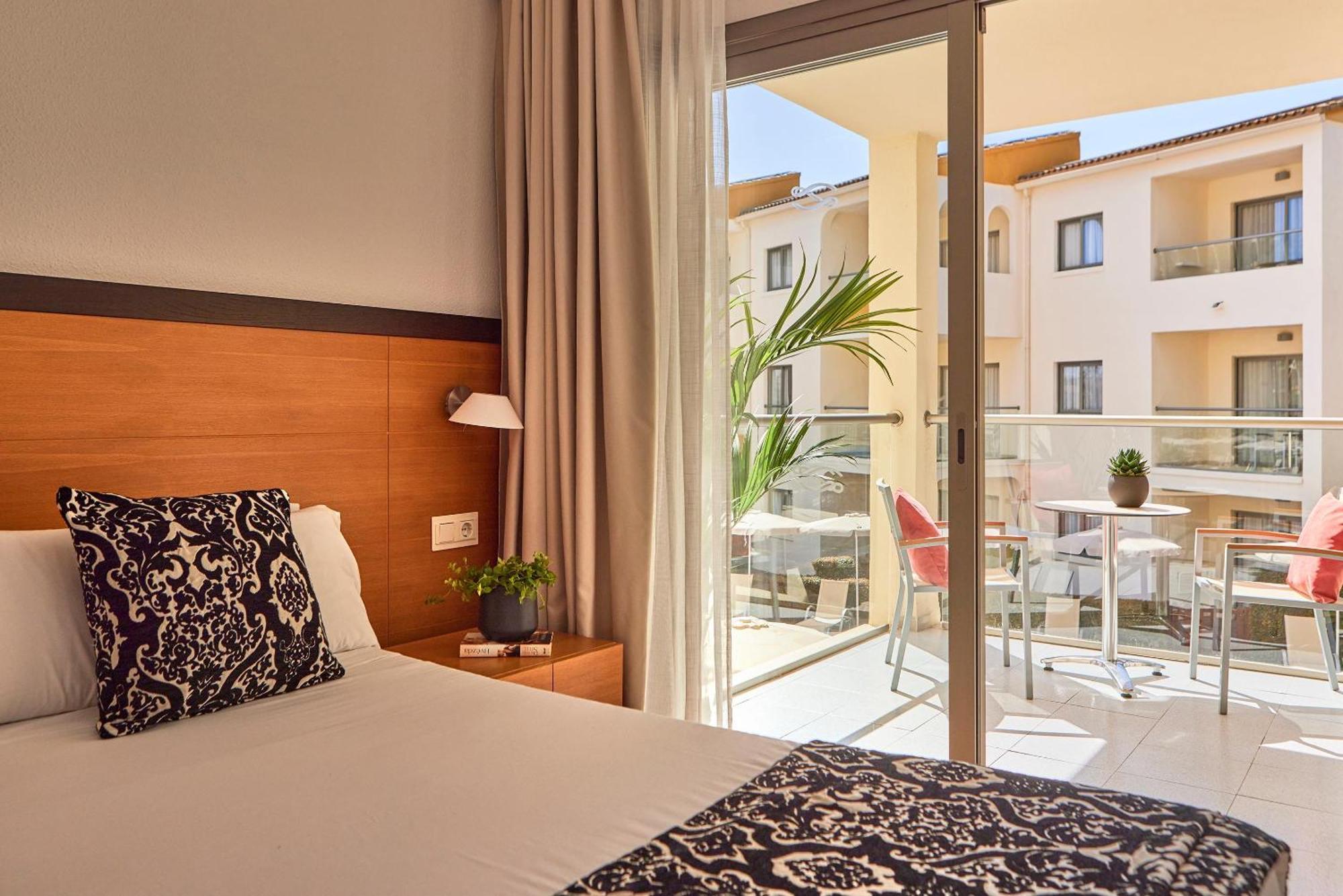 Zafiro Tropic Aparthotel Port de Alcudia  ภายนอก รูปภาพ
