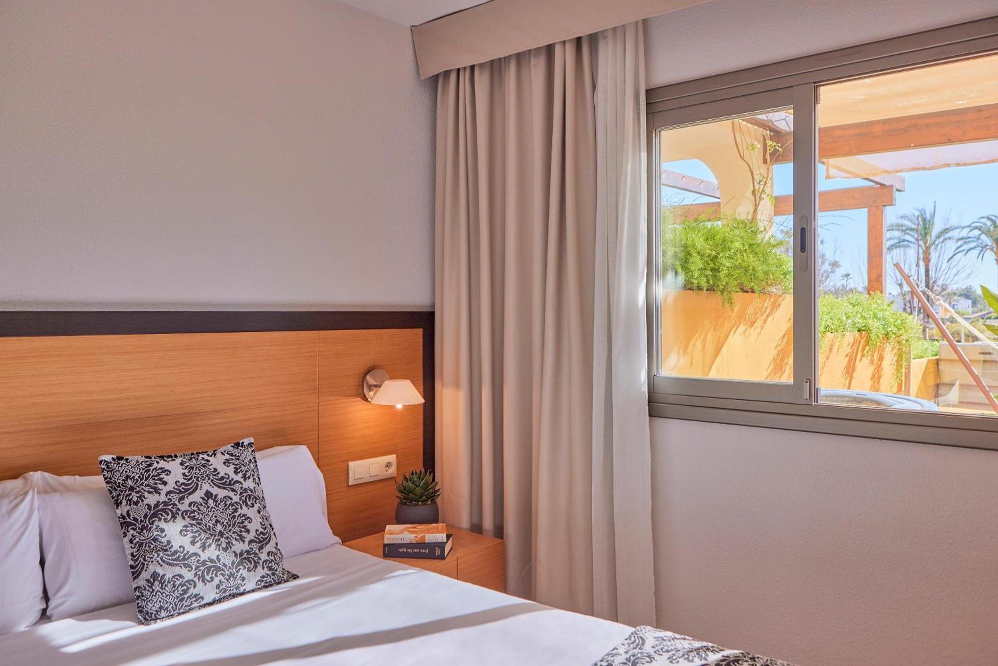 Zafiro Tropic Aparthotel Port de Alcudia  ภายนอก รูปภาพ