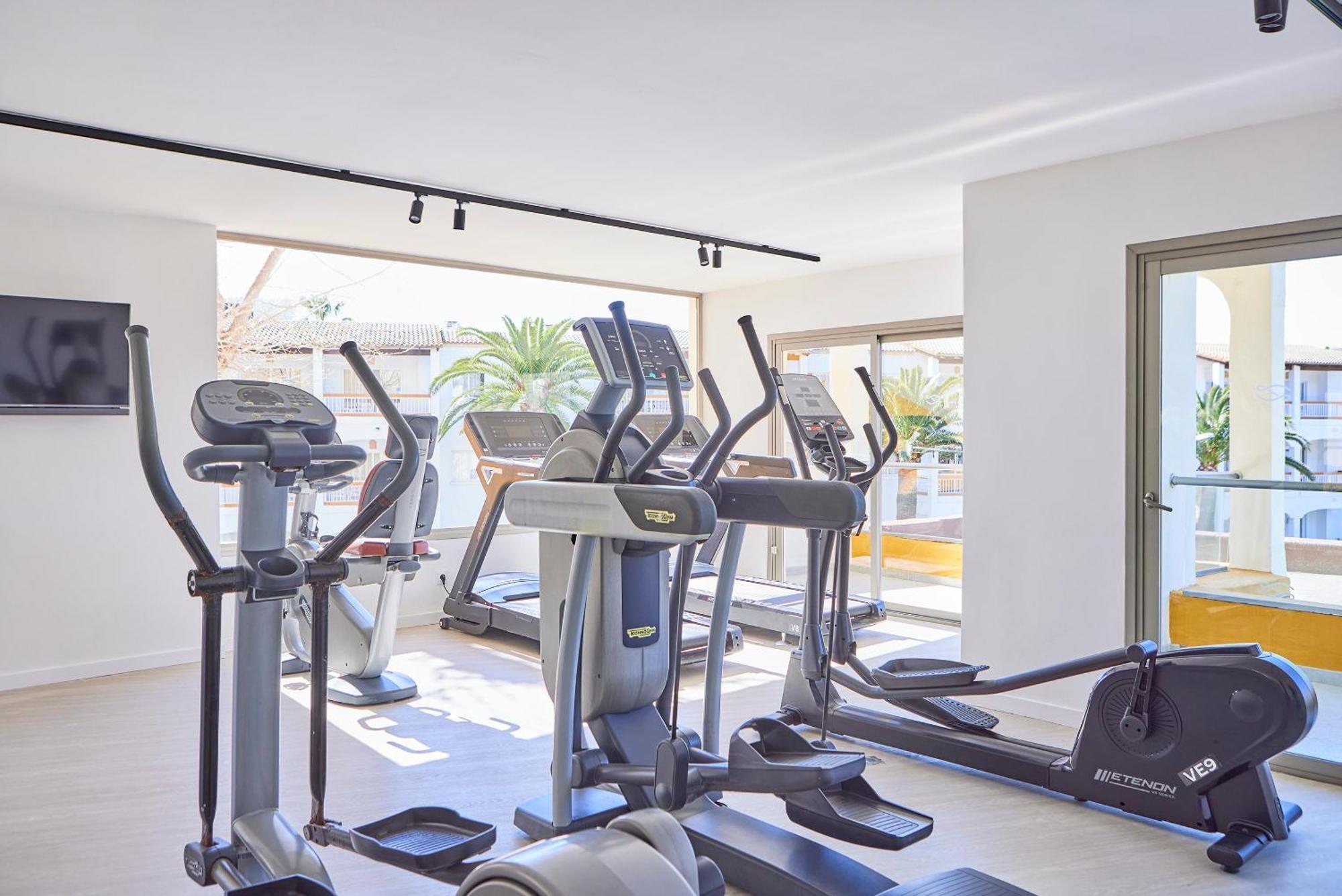 Zafiro Tropic Aparthotel Port de Alcudia  ภายนอก รูปภาพ
