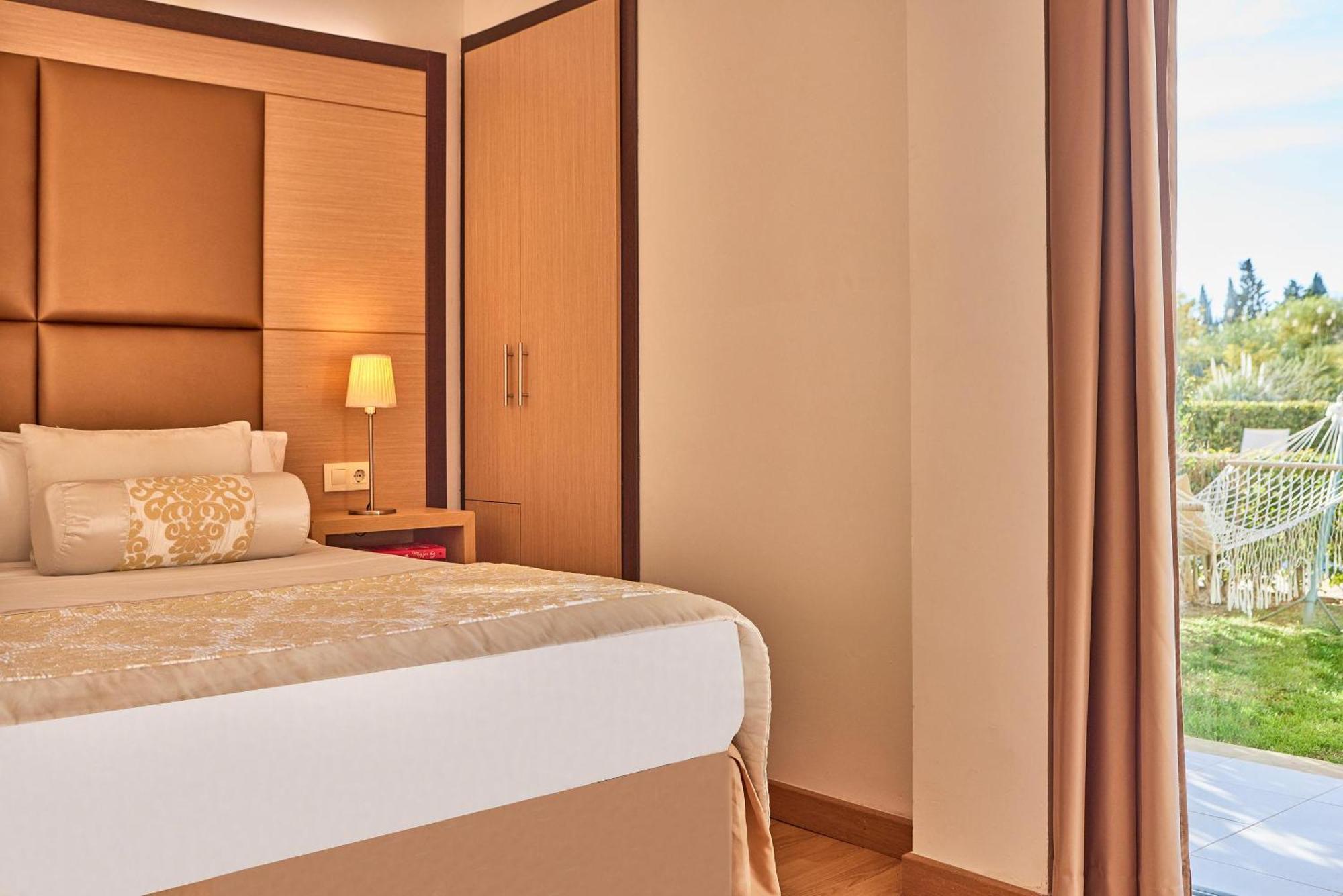 Zafiro Tropic Aparthotel Port de Alcudia  ภายนอก รูปภาพ
