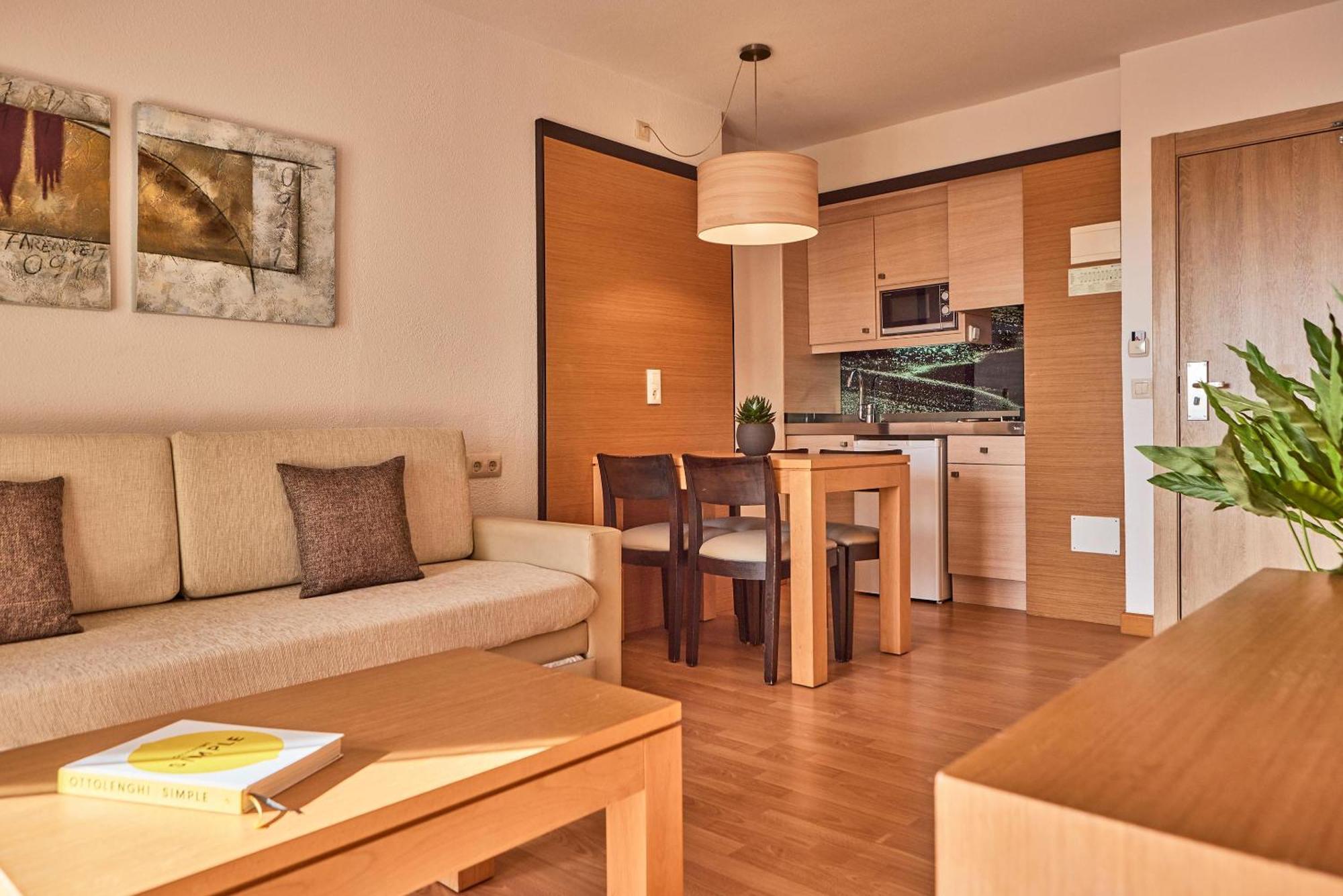 Zafiro Tropic Aparthotel Port de Alcudia  ภายนอก รูปภาพ
