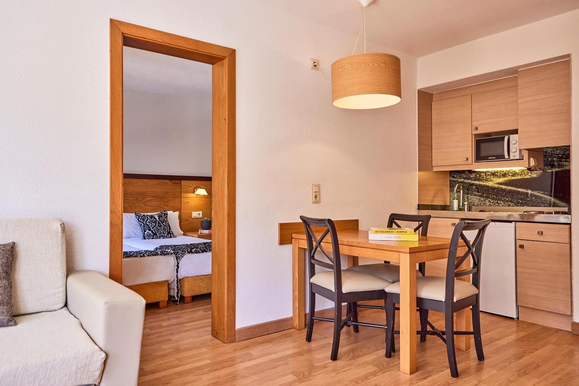 Zafiro Tropic Aparthotel Port de Alcudia  ภายนอก รูปภาพ